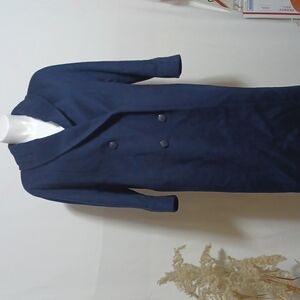 SIGNATURE WOMENS COAT SIZE 12 P IN A BEAUTIFUL NAVY BLUE WOOL 💙